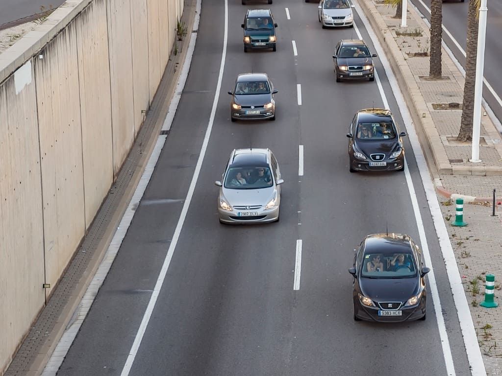 coches por carretera